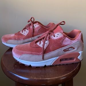 Nike AirMax Women’s sneakers